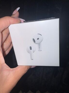 Apple AirPods Generation 4 (white) Wireless Earbuds Box